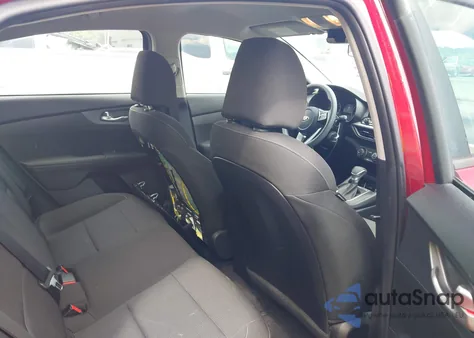 2020 Kia Forte Lxs z USA, uszkodzony, nr VIN 3KPF24AD7LE244267